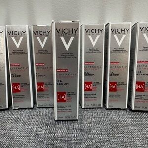 Vichy Liftactiv Supreme H.A. Serum - Sleek Silver